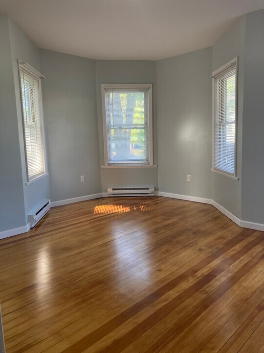67 Mechanics St, Unit #1 in Putnam, CT - Building Photo
