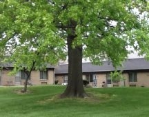 John Calvin Manor in Lee's Summit, MO - Building Photo