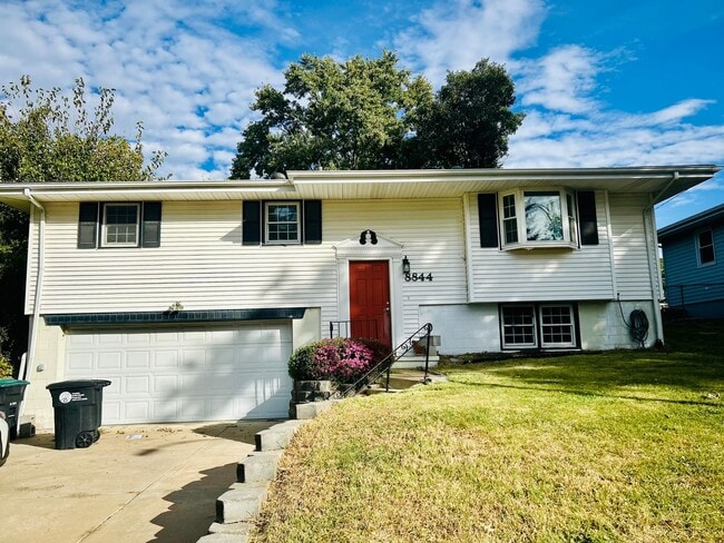 property at 8844 Spaulding Cir