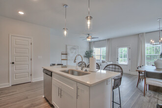 Lakeside Residences in Huntsville, AL - Building Photo - Building Photo