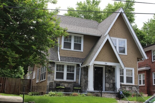 property at 34 Elizabeth St