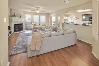 301 Triumph Ct in College Station, TX - Building Photo - Building Photo