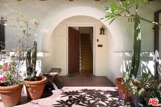 119 N Orange Dr in Los Angeles, CA - Building Photo - Building Photo