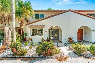 1312 The 12th Fairway, Unit 13 in Wellington, FL - Building Photo - Building Photo