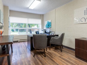 L'Alpin Apartments in Collingwood, ON - Building Photo - Building Photo
