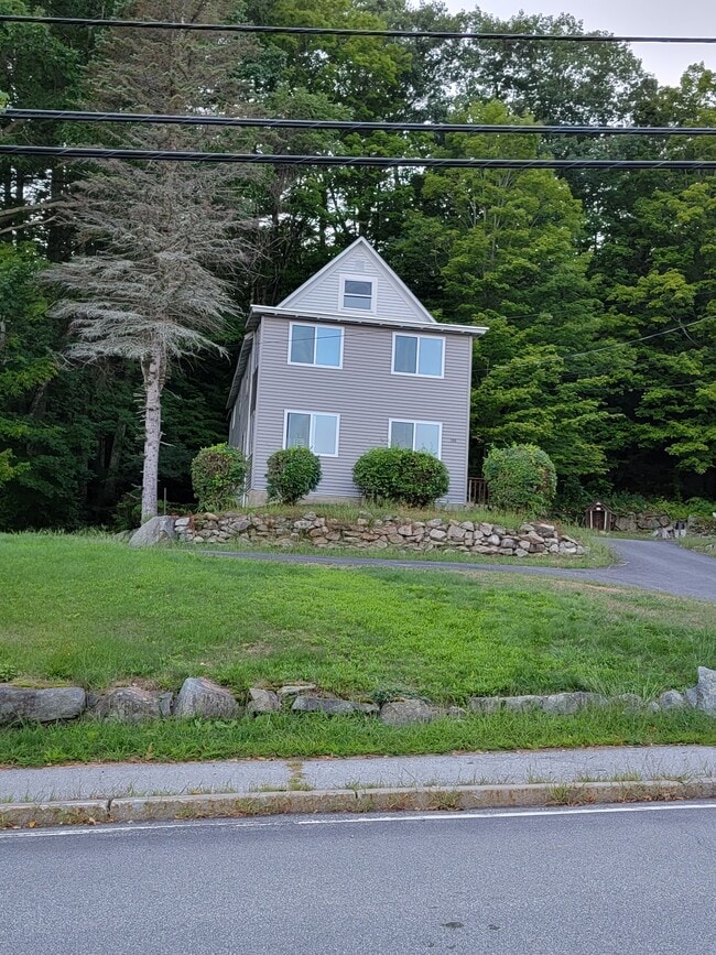 88 Plymouth St, Unit 1 in Meredith, NH - Building Photo - Building Photo
