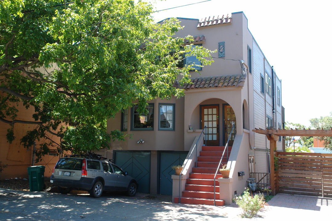 323 49th St in Oakland, CA - Building Photo