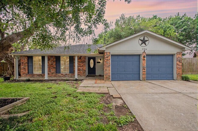 5704 Leggett Ln in Pearland, TX - Building Photo - Building Photo