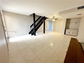 9009 NE 4th Avenue Rd in Miami Shores, FL - Building Photo - Building Photo