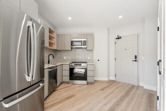 3748 Lancaster Ave, Unit 406 in Philadelphia, PA - Building Photo - Building Photo