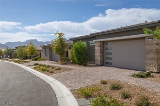 929 Silverfir Ct in Las Vegas, NV - Building Photo - Building Photo