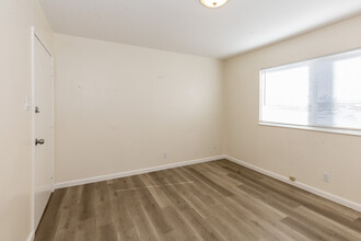 590 Ralston Ave, Unit 7 in Belmont, CA - Building Photo - Building Photo