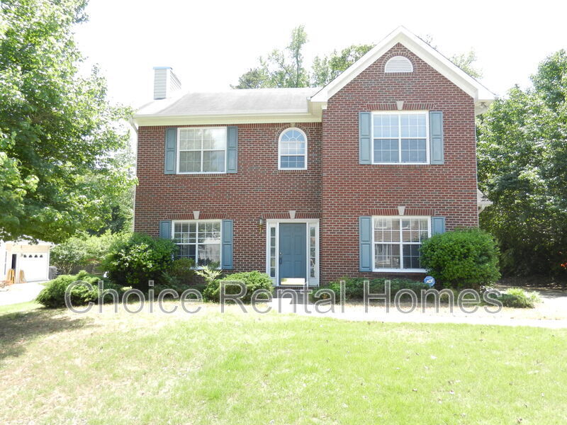 2211 Summer Ridge Dr in Birmingham, AL - Building Photo