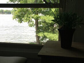 N53W34396-W34396 Rd Q, Unit Cottage in Okauchee Lake, WI - Building Photo - Building Photo