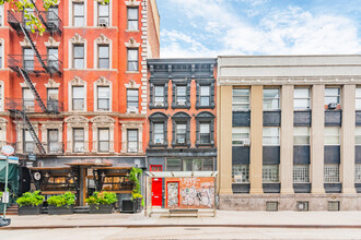 110 Avenue C in New York, NY - Building Photo - Primary Photo