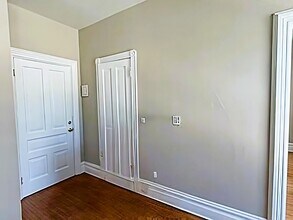 223 Bates Ave in St. Paul, MN - Building Photo - Building Photo