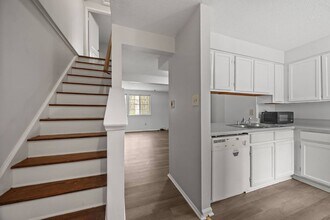 7716 Sandra Ln in Raleigh, NC - Building Photo - Building Photo