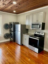 2115 Broadway Avenue J in Galveston, TX - Building Photo - Building Photo