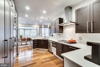 385 Cameron Station Blvd in Alexandria, VA - Building Photo - Building Photo