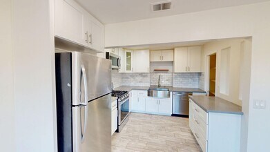 14444 Pickwick Ln in Garden Grove, CA - Building Photo - Building Photo