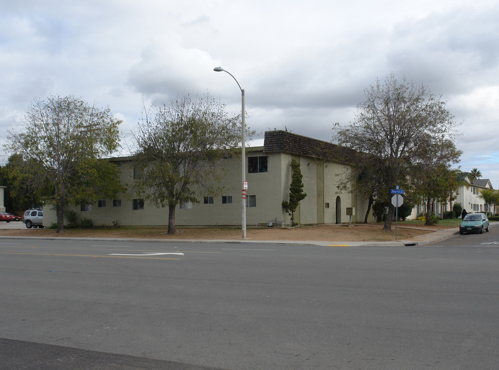 394 Zenith St in Chula Vista, CA - Building Photo