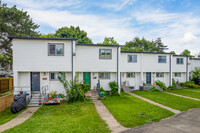 519-529 Sunnydale Pl in Waterloo, ON - Building Photo - Building Photo