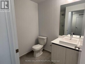 251 Manitoba St in Toronto, ON - Building Photo - Building Photo