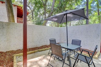 400 William Hilton Pkwy in Hilton Head Island, SC - Foto de edificio - Building Photo