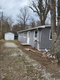 416 Locust St in Newburgh, IN - Foto de edificio - Building Photo