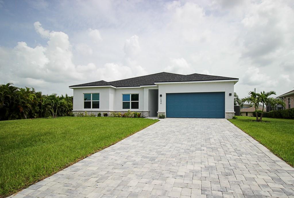 1594 Blue Lake Cir in Punta Gorda, FL - Building Photo