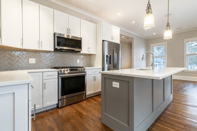 151 Beaver St, Unit 1 in Boston, MA - Building Photo - Building Photo