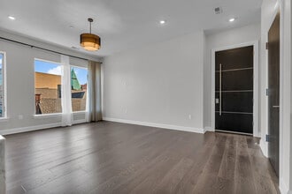 438 Selden St, Unit 403 in Detroit, MI - Building Photo - Building Photo