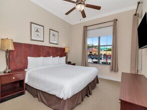 13941 Clubhouse Dr in Tampa, FL - Building Photo - Building Photo