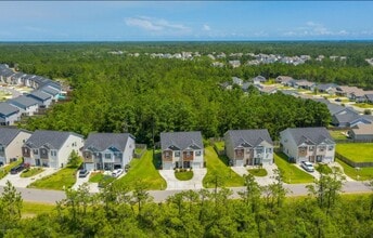 240 Currituck Dr in Holly Ridge, NC - Building Photo - Building Photo
