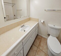 729 W Atkins Ave-Unit -A in Ridgecrest, CA - Foto de edificio - Building Photo