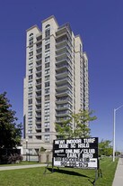 Tuscany Gates Condos in Mississauga, ON - Building Photo