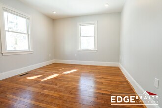 181 Faneuil St, Unit 1 in Boston, MA - Foto de edificio - Building Photo