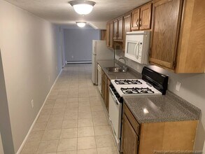 21 Linden St, Unit A in Boston, MA - Foto de edificio - Building Photo