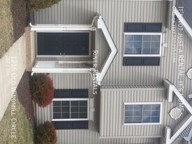 1216 Old Windmill Cir in Harrisonburg, VA - Building Photo