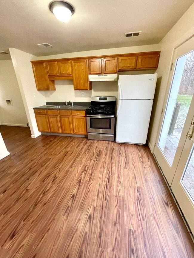 31545 Alpena Ct Rentals in Westland, MI