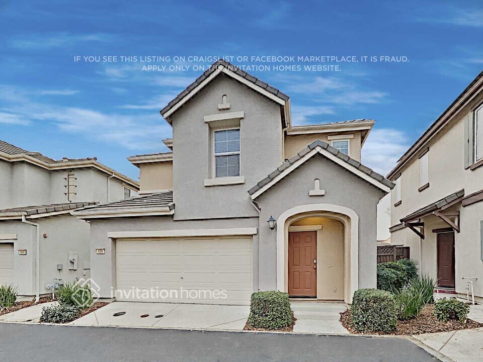 638 Equinox Loop in Lincoln, CA - Building Photo