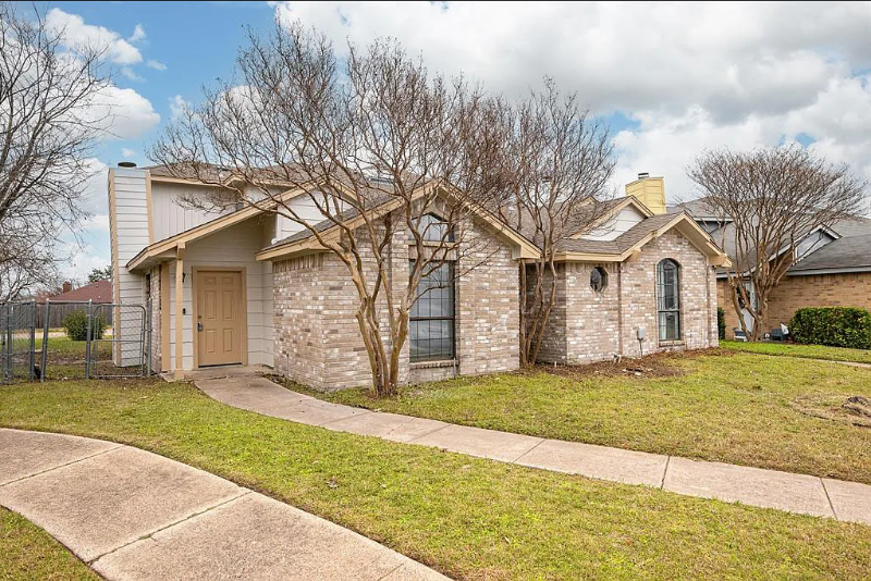 2816 Rutgers Cir in Rowlett, TX - Building Photo