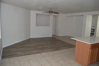 2150 W Sunset Surprise Ct in Tucson, AZ - Building Photo - Building Photo
