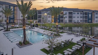 The Vantage Apartments in Jacksonville, FL - Building Photo