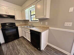 1008 Tyree Ct S in White House, TN - Foto de edificio - Building Photo