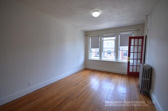 119 Sutherland Rd, Unit H in Boston, MA - Building Photo - Building Photo