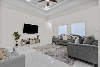 7425 Lake Havasu in Brownsville, TX - Building Photo - Building Photo