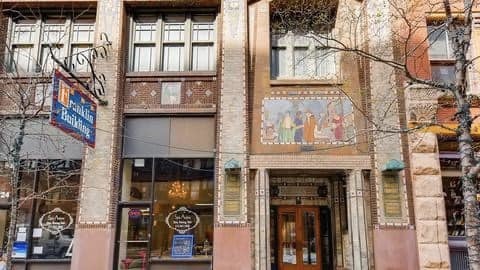 property at 720 S Dearborn St