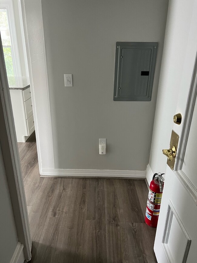 235 Jackson St, Unit 2 in Lawrence, MA - Foto de edificio - Building Photo