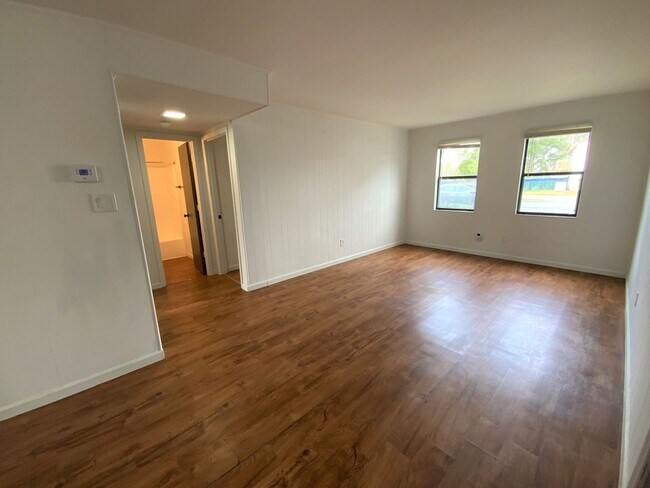 100 Ravenwood Dr in Jacksonville, NC - Building Photo - Building Photo